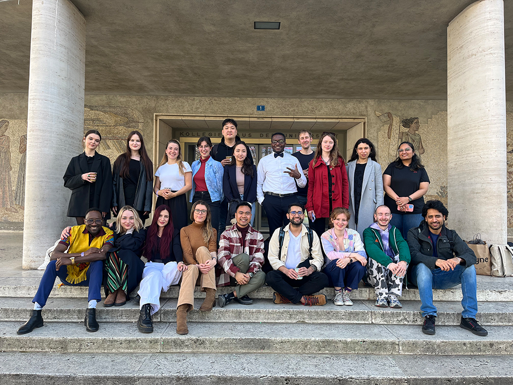 23 Studierende aus mehr als zehn verschiedenen Ländern reisten nach Basel, um neue Ideen für nachhaltigen Konsum zu entwickeln. 23 Studierende aus mehr als zehn verschiedenen Ländern reisten nach Basel, um neue Ideen für nachhaltigen Konsum zu entwickeln.