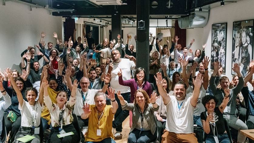 Foto mit Absoventen*innen des Startupweekends 2025 Foto mit Absoventen*innen des Startupweekends 2025